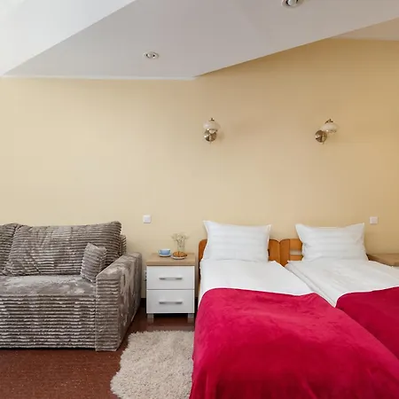 Niemcewicza Snug By Bookinghost * Στσέτσιν