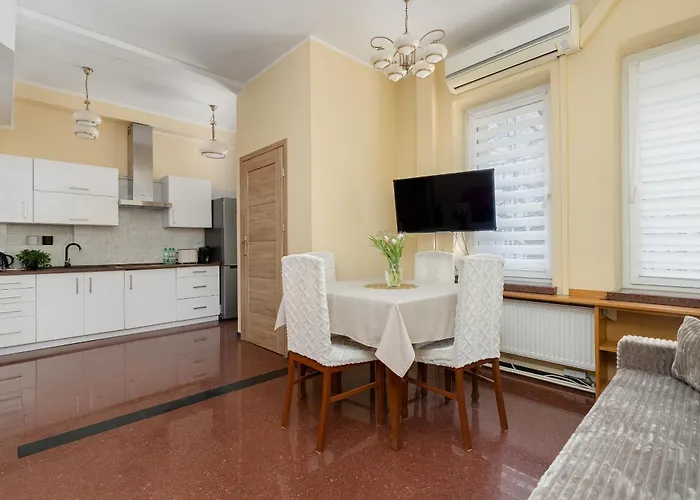 Niemcewicza Snug By Bookinghost